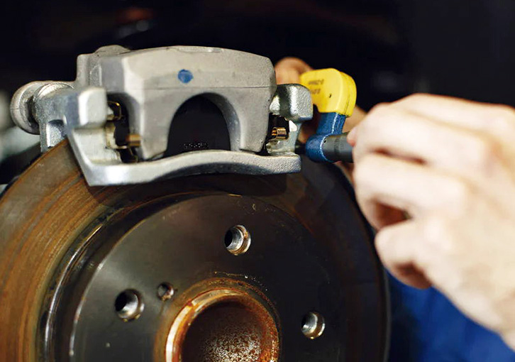 How To Compress The Caliper?